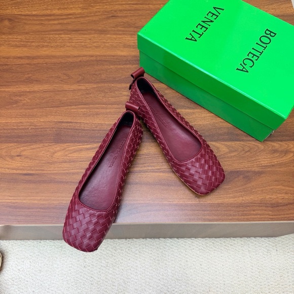 Bottega Veneta Shoes - Bottega Veneta Burgundy Intrecciato Leather Ballet Flats